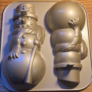 Nordic Ware Snowman Cake Pan EUC Merry Christmas! Happy Holiday!